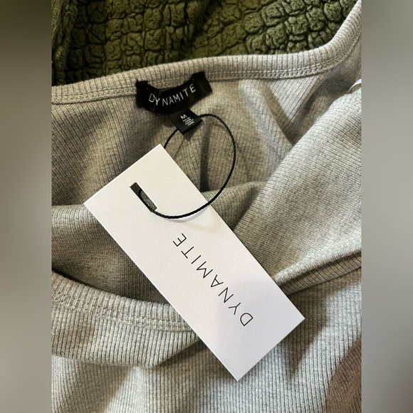 NWT Dynamite Women’s Open Back Top Grey Size M - Picture 2 of 4